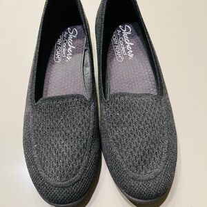 Skechers Low Wedge Gray Memory Foam Slip-On Sz 8